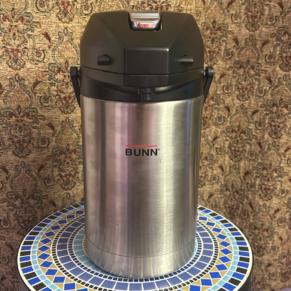 BUNN 2.5 Liter Lever-Action Airpot, Stainless Steel,
32125.0000